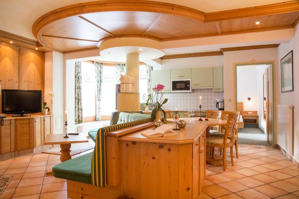 Fliana Arlberg Studios Σανκτ Αντόν αμ Άλμπεργκ Δωμάτιο φωτογραφία